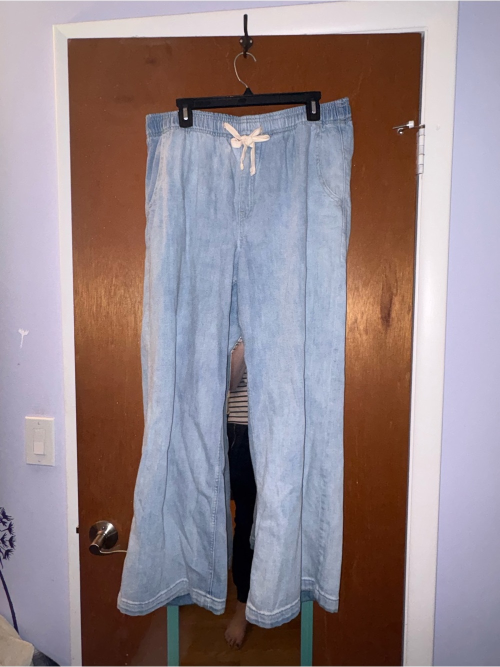Light Blue Women's Wide-Leg Jeans with Drawstring Waist